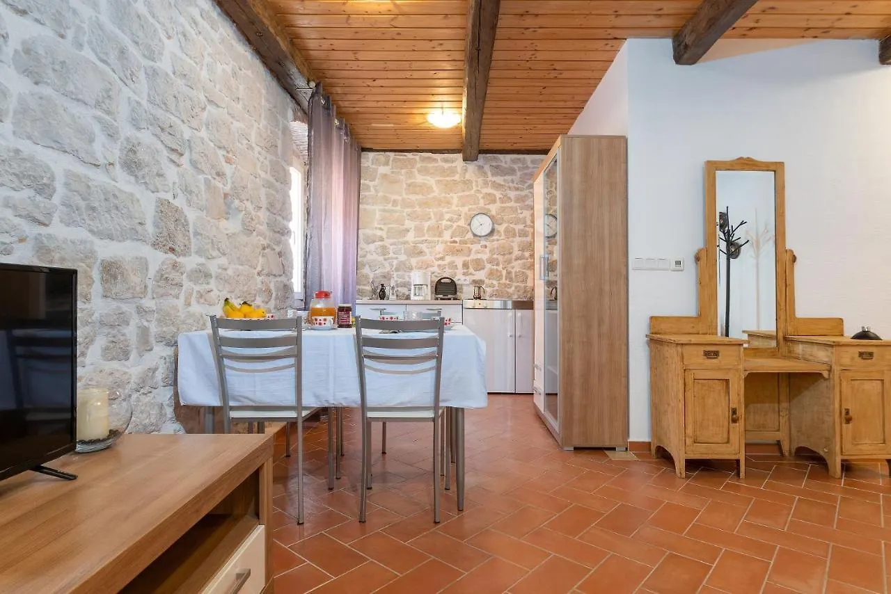 Apartamento Perla Vrsar 0*,  Croacia